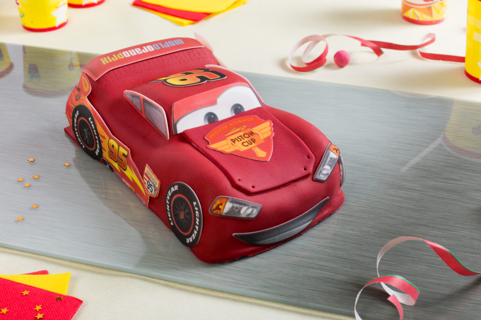 Gâteau d'anniversaire Cars Flash McQueen - SUPER GATEAUX